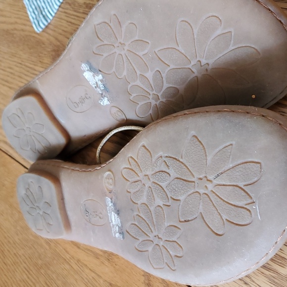 Sandals - Picture 2 of 5